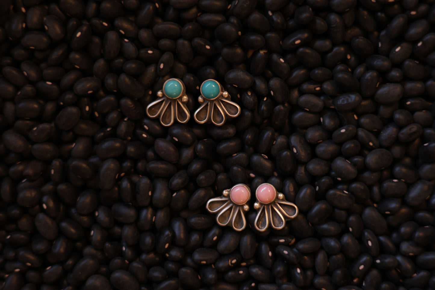 Geraldine James Pink Conch Classic Stud Earrings
