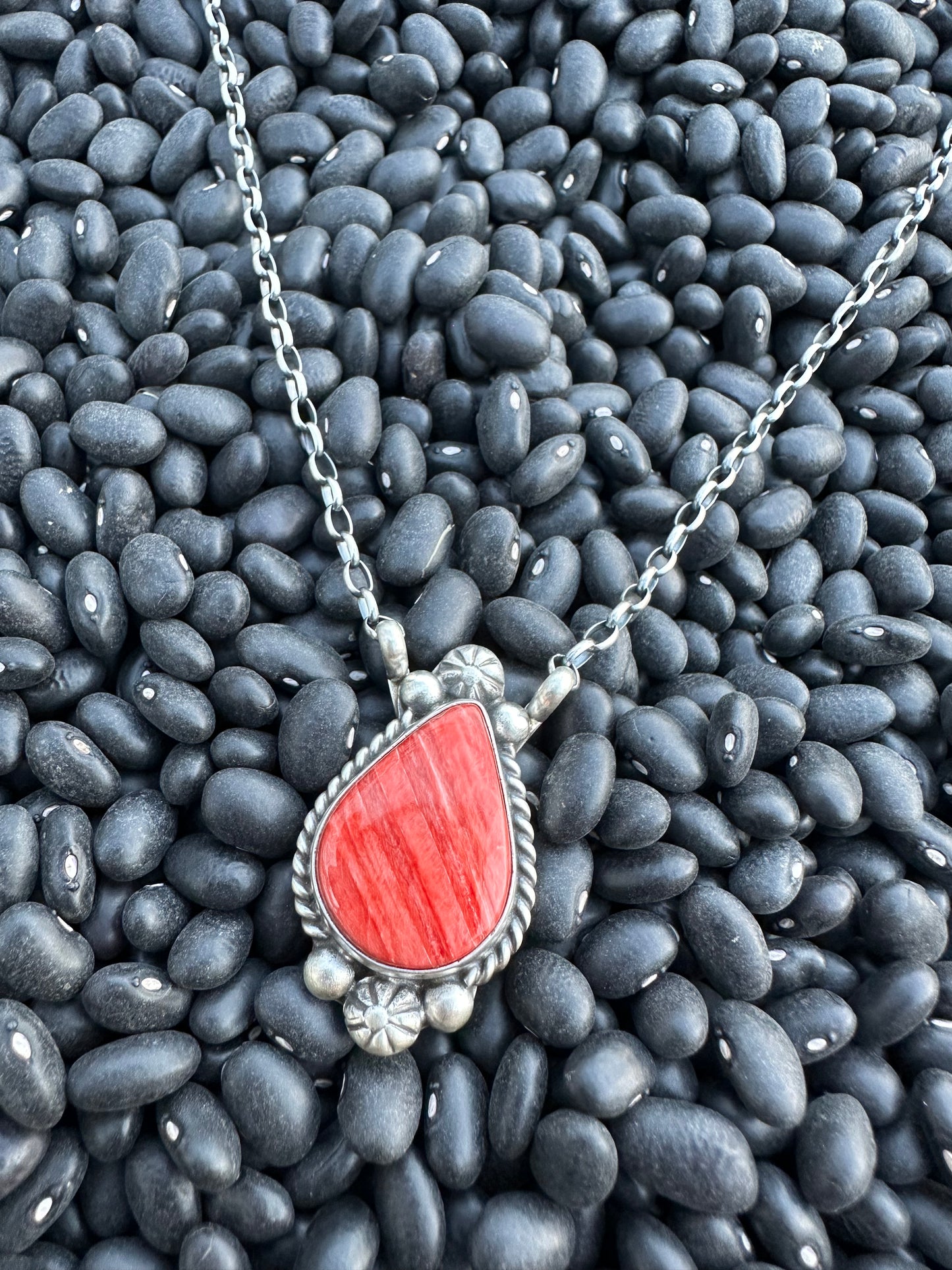 The "Everleigh" Red Spiny Pendant Necklace